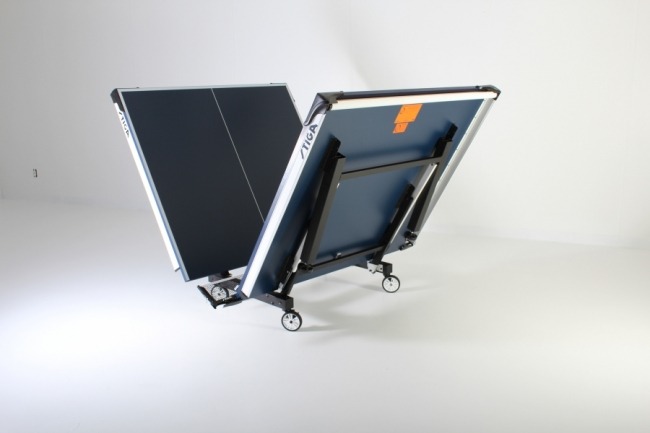 Stiga STS 420 ping pong table folded view